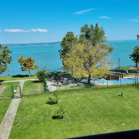 Citadella Luxury Lakefront With Terrace Apartment *