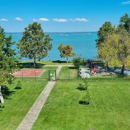 Apartment Citadella Luxury Lakefront With Terrace Siofok